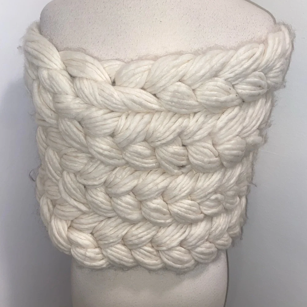ANTHROPOLOGIE Chunky Knit White Buttoned Shrug - Size S/M